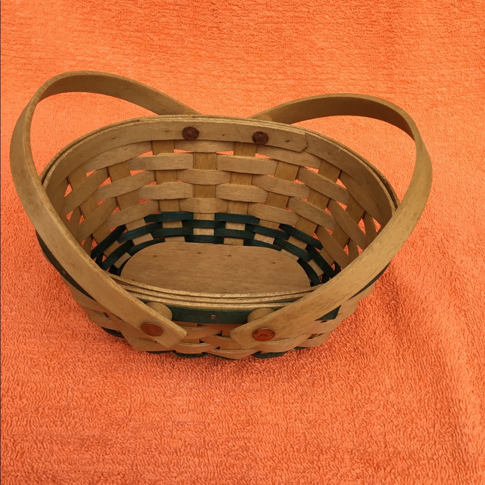 Longaberger 2004 Green Gumdrop Basket - Picture 2 of 10